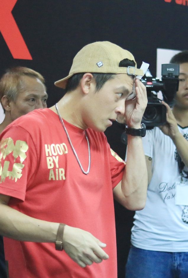 陈冠希休闲装扮亮相某活动 否认拍电影还债图片图片
