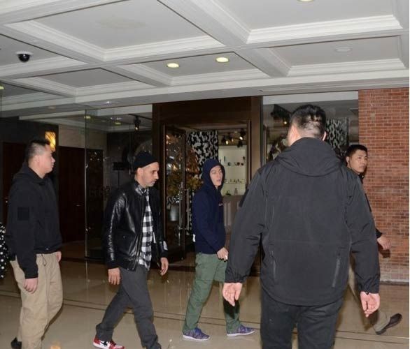 陈冠希搭萧亚轩情敌程颖婕 夜店买醉至深夜 陈冠希夜店图片图片