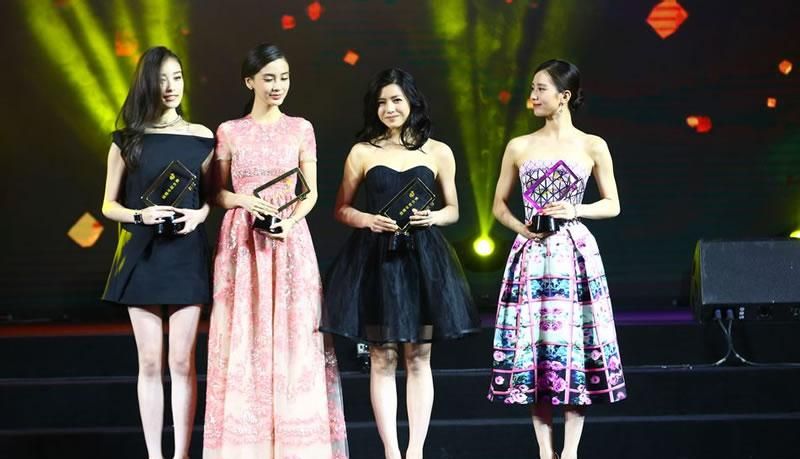 倪妮2014活动大图集第十弹 与angelababy等共获微博女神图片