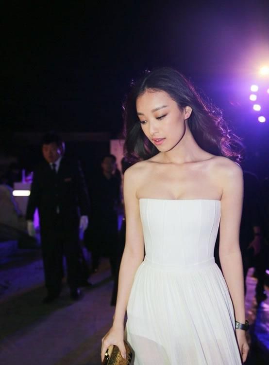倪妮2014活动大图集第十弹 与angelababy等共获微博女神图片