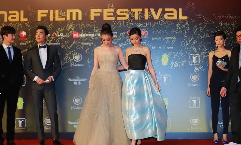 倪妮2014活动大图集第十弹 与angelababy等共获微博女神图片