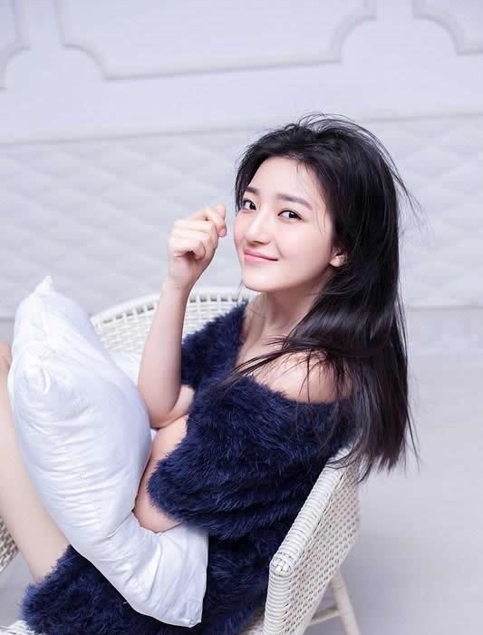 白卉子写真图片 白卉子变身俏皮青春少女个人艺术照图片