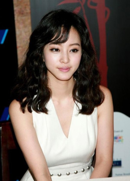 高清韩国美女韩艺瑟写真洋溢初春暖意尽显浪漫迷人图片