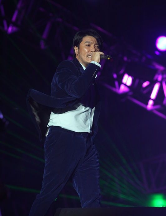 蔡依林西安火辣献唱 超短裤秀美腿 蔡依林演唱会活动图片图片