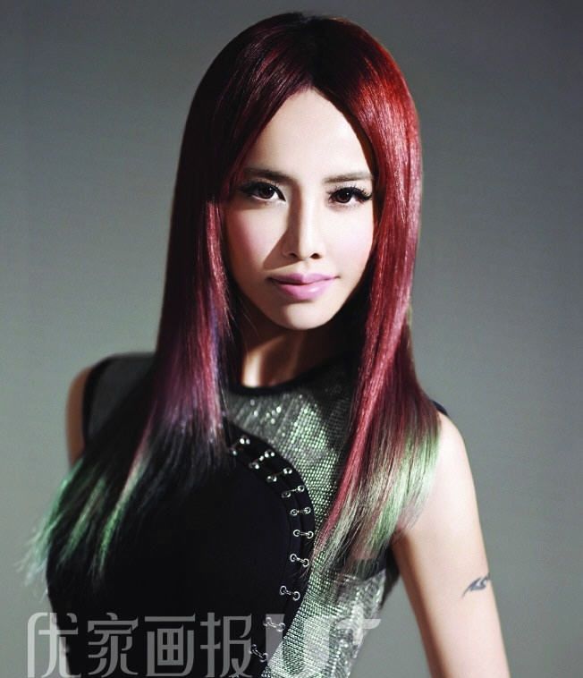 韩星韩艺瑟 性感时尚画报出炉图片