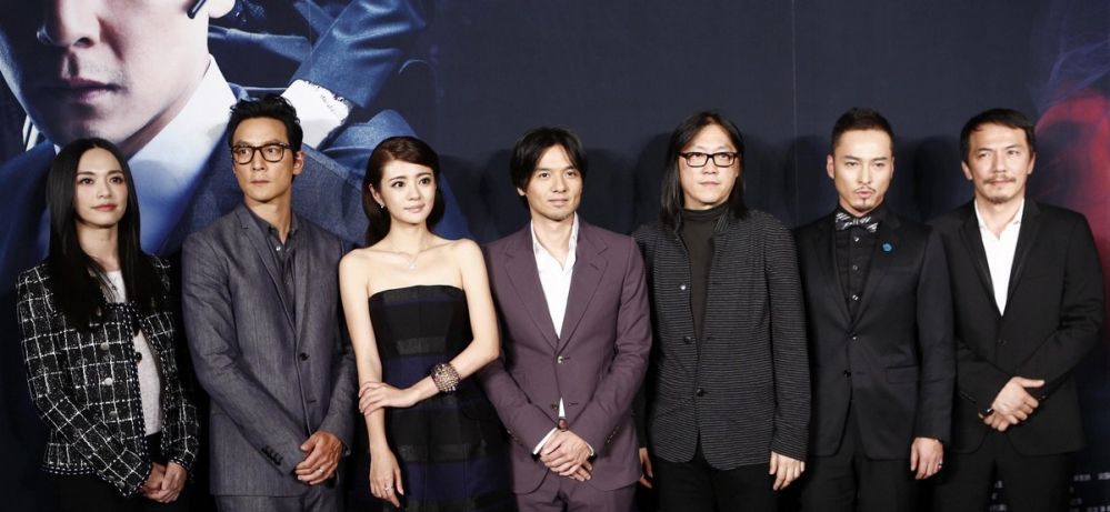 控制北京首映礼图片 吴彦祖获安以轩姚晨送香吻图片