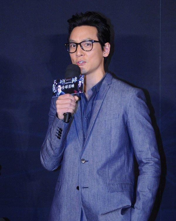 控制北京首映礼图片 吴彦祖获安以轩姚晨送香吻图片