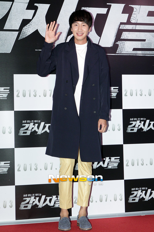 高清韩国京畿道南扬州男明星Runningman李光洙和金钟国丫土豆广告高清图片图片