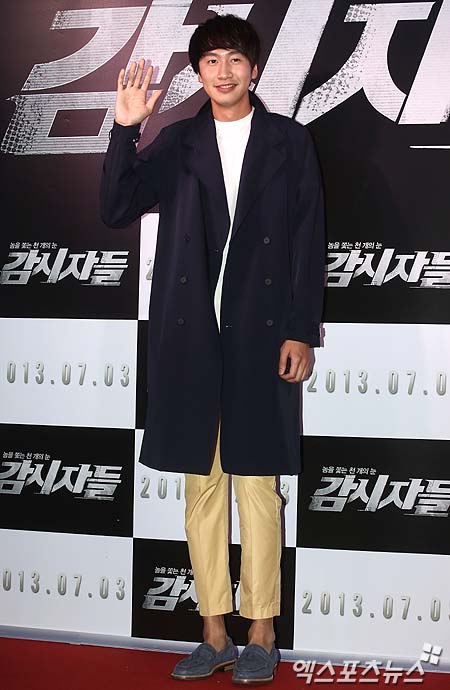 高清韩国京畿道南扬州男明星Runningman李光洙和金钟国丫土豆广告高清图片图片
