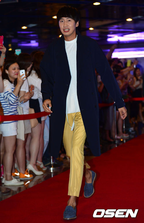 高清韩国京畿道南扬州男明星Runningman李光洙和金钟国丫土豆广告高清图片图片