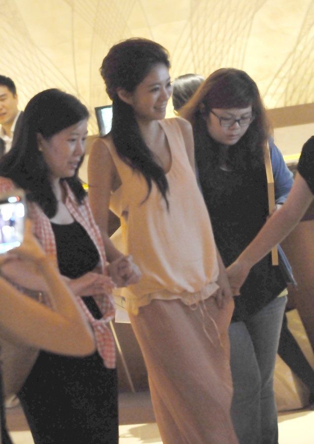安以轩时尚现身 大秀美腿羞穿图片图片
