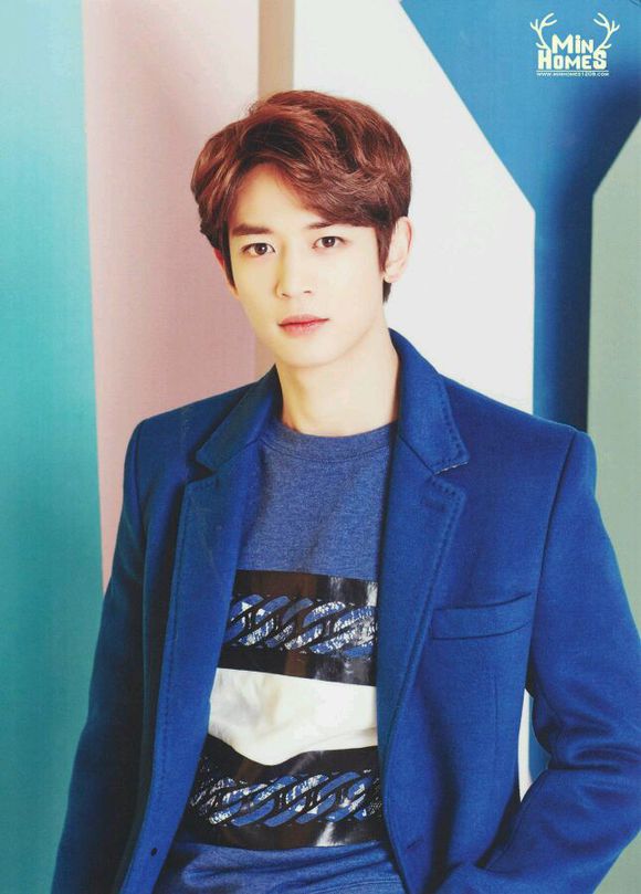 高清韩国仁川男明星SHINee崔珉豪手机桌面壁纸下载图片