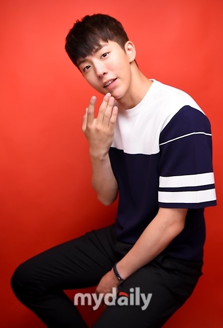 南柱赫图片