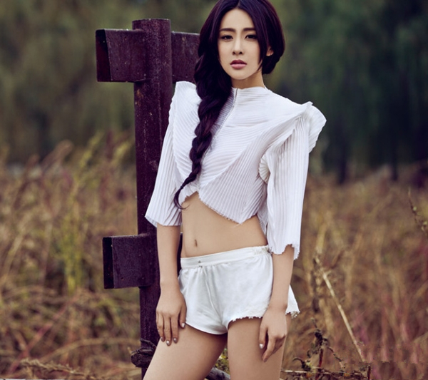 中国内地陕西西安影视女演员歌手贾青高冷写真图片性感至极图片