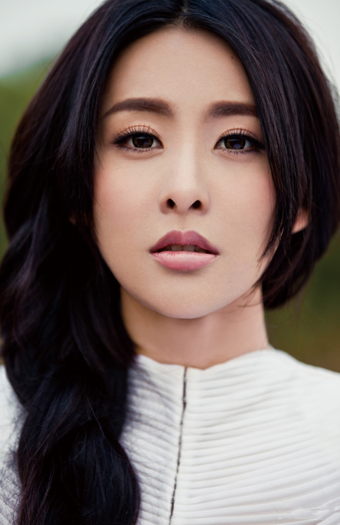中国内地陕西西安影视女演员歌手贾青高冷写真图片性感至极图片