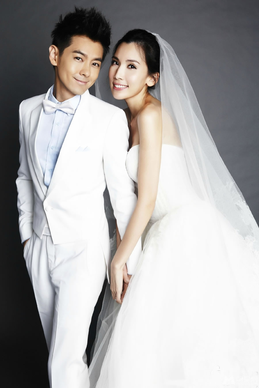 林志颖为庆祝微博粉丝破2000万 发搞怪婚纱照图片图片