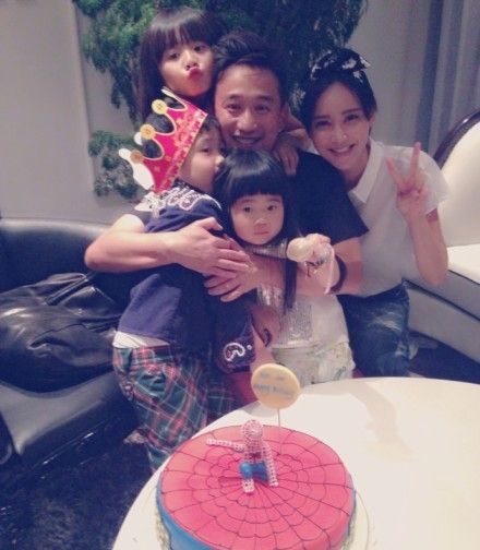 曹格儿子joe生日会 韩庚黄磊张歆艺现身献祝福图片