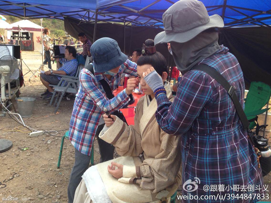 吴磊幼年身穿龙袍录制北京奥运国际宣传片 可爱极了图片