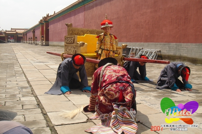 吴磊幼年身穿龙袍录制北京奥运国际宣传片 可爱极了图片