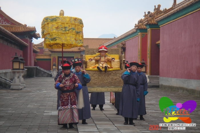 吴磊幼年身穿龙袍录制北京奥运国际宣传片 可爱极了图片