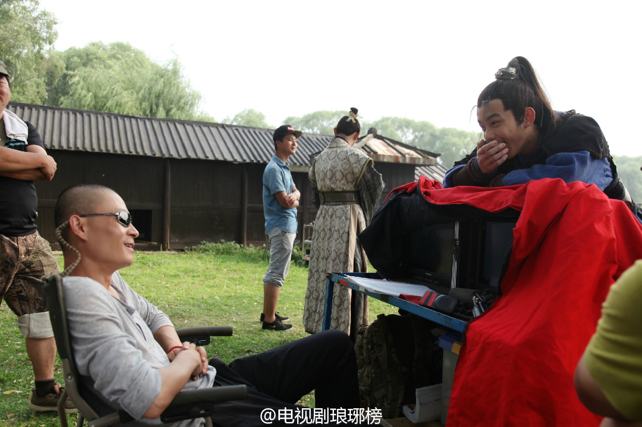 吴磊《家有外星人》剧照放送吴磊搞怪可爱卖萌照整理集合图片