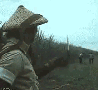 邪恶搞笑gif：没精神了？给你提提神！图片
