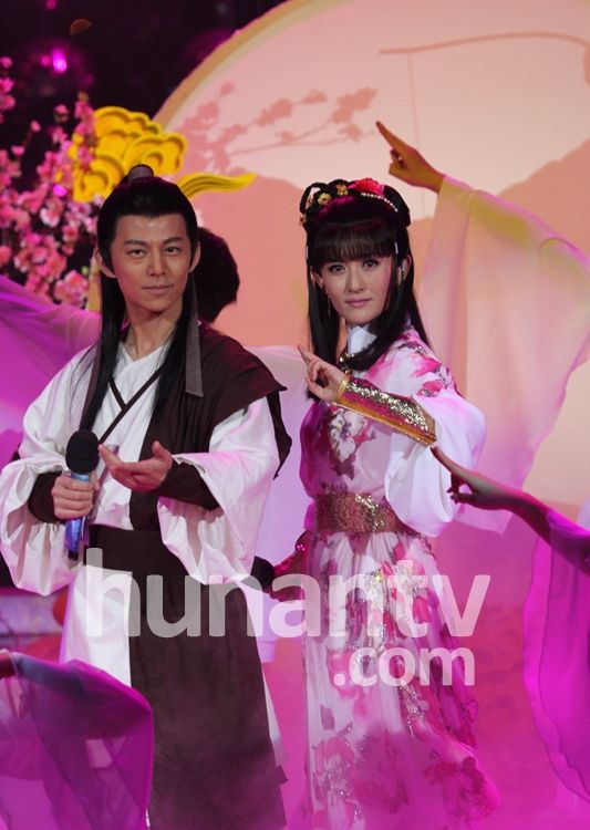 百变大咖秀何炅谢娜变身郭靖黄蓉图片