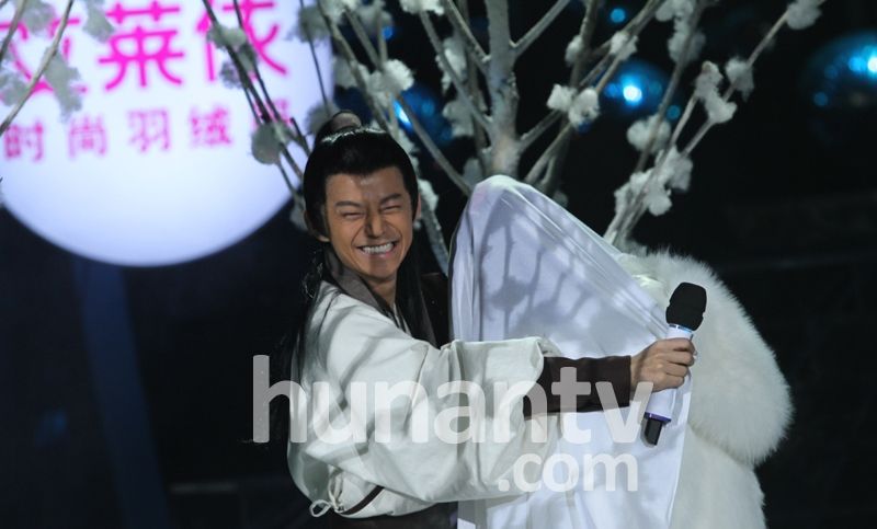 百变大咖秀何炅谢娜变身郭靖黄蓉图片