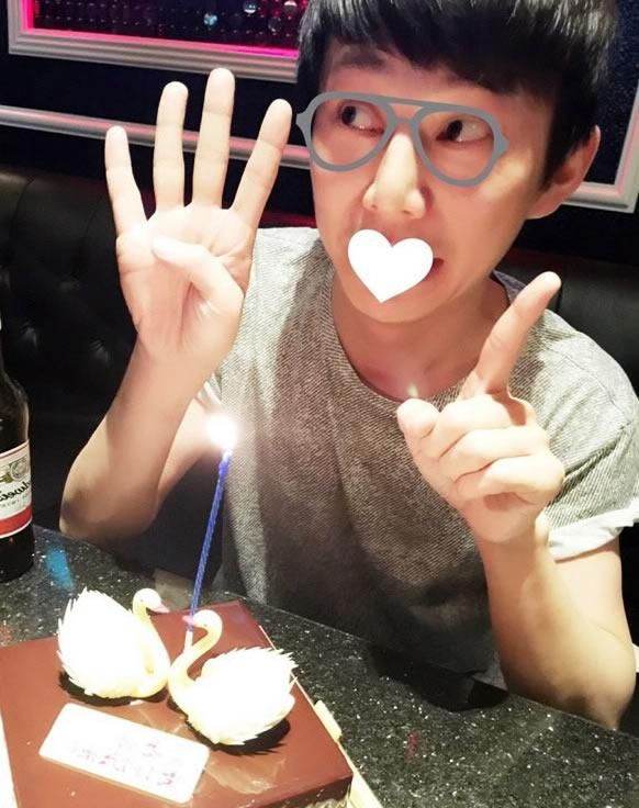 Angelababy出席活动图片：右手伤疤醒目 教主黄晓明大呼心疼图片