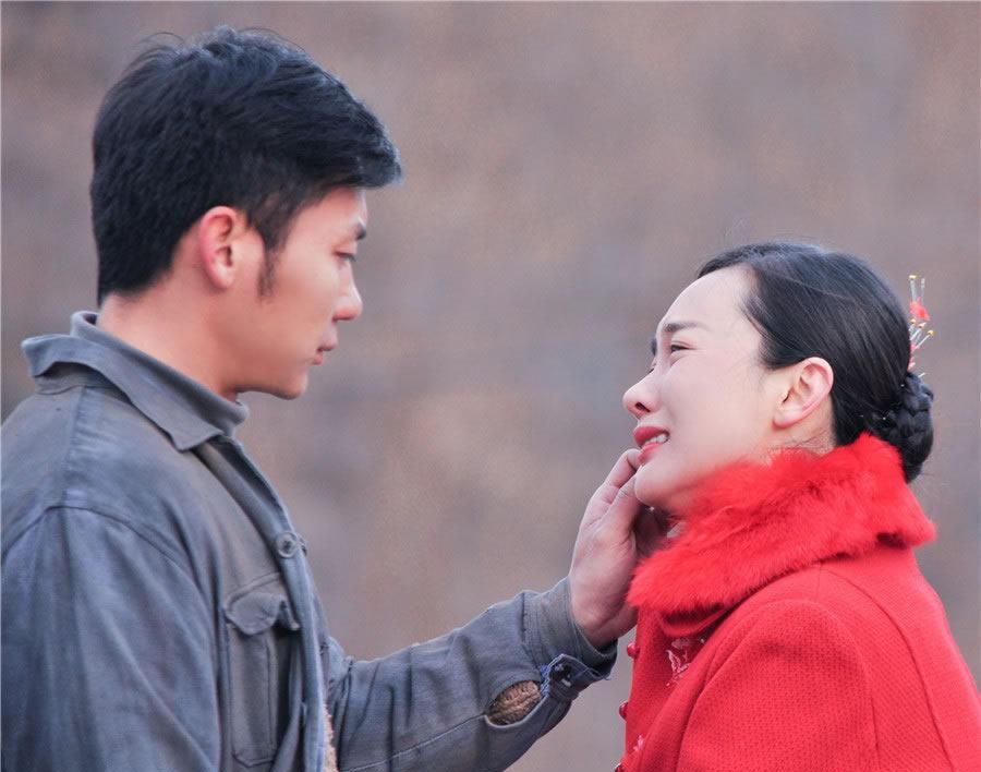 爱情公寓4邓家佳新年写真 娇俏可人图片