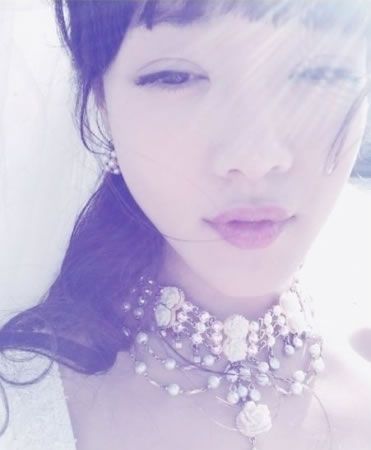 章子怡婚纱照图片 时尚大片曝光 纯白婚纱唯美动人图片