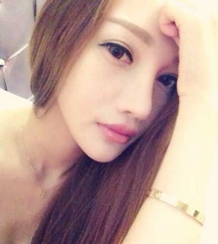 贾乃亮李小璐携女首拍写真 逗比家庭真实出镜图片