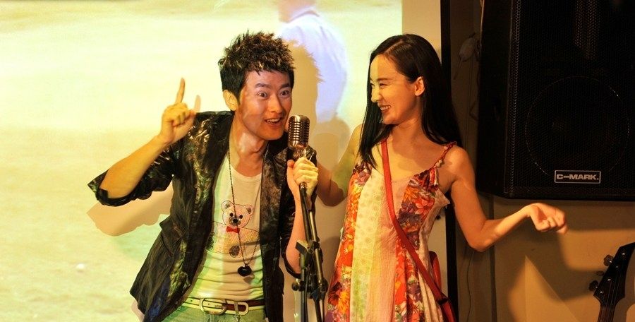 爱情公寓4邓家佳新年写真 娇俏可人图片