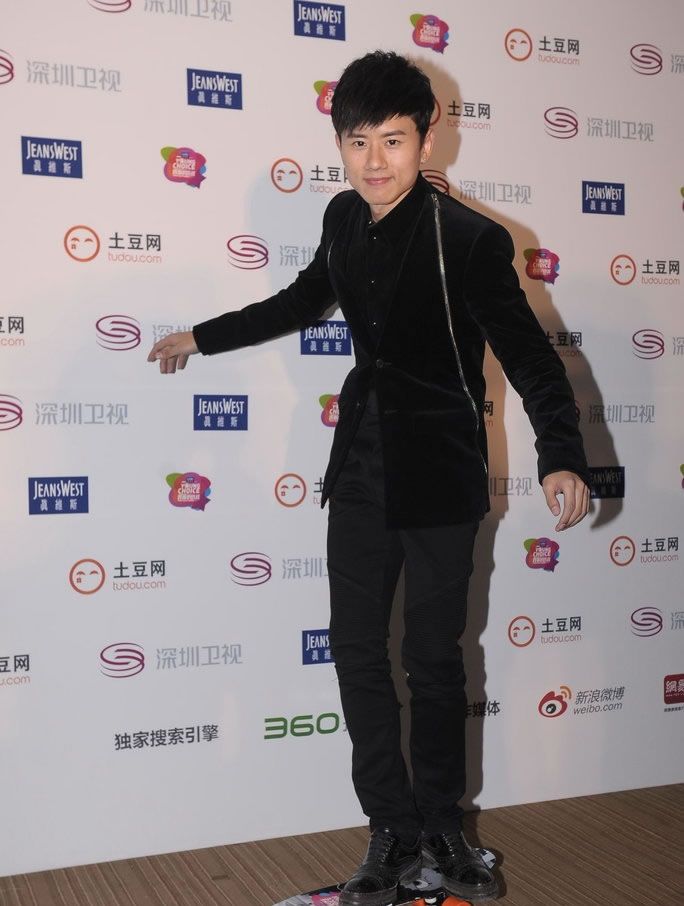 快乐家族现身时尚盛典 谢娜张杰大秀甜蜜 海涛可爱现身图片