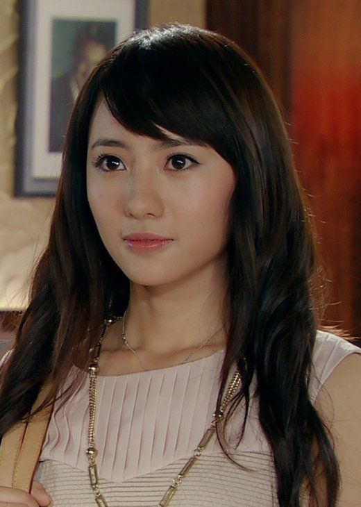 爱情公寓4邓家佳新年写真 娇俏可人图片