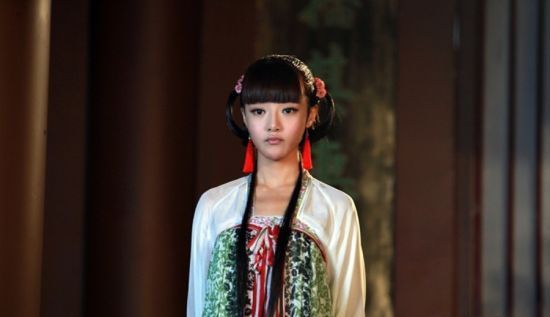 中国四川内江女演员西厢记开播邓家佳变身红娘图片