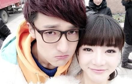 爱情公寓4邓家佳新年写真 娇俏可人图片