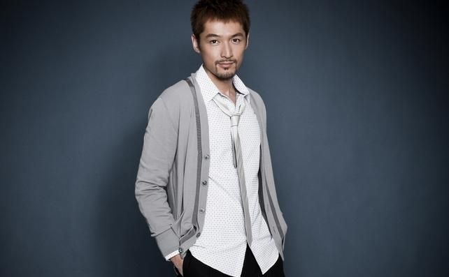 胡歌复古混搭亮相 打造盖茨比式怀旧时尚图片