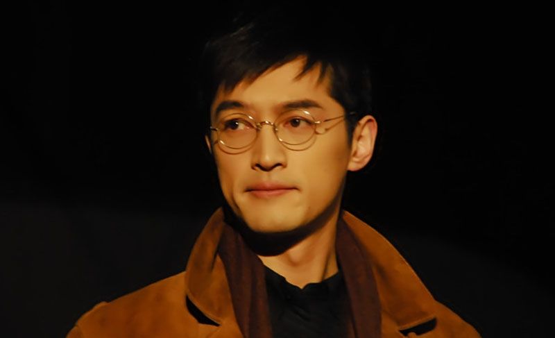 胡歌复古混搭亮相 打造盖茨比式怀旧时尚图片