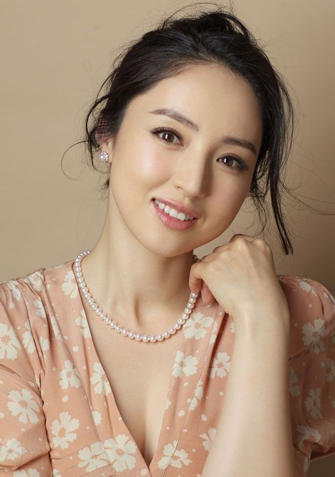 高清中国内地黑龙江省牡丹江影视女演员董璇气质靓丽美女写真图片