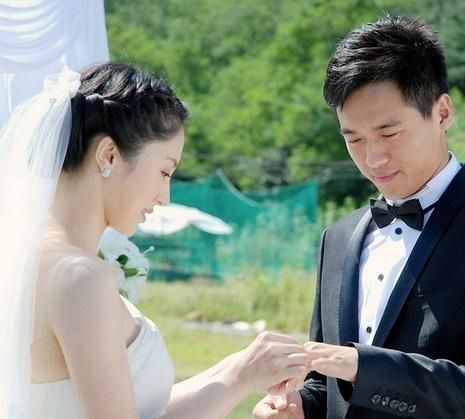 杜若溪冰雪女神完美婚纱女神露性感写真图片