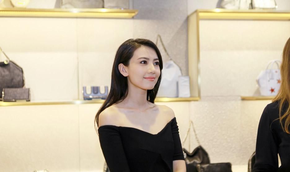 高圆圆漏肩性感亮相北京 气质优雅迷人站台活动引尖叫图片