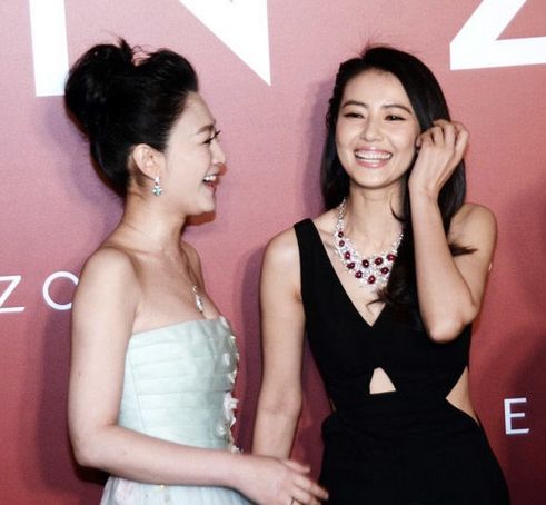 伊能静婚礼现场未PS照脸部浮肿 网友：还是高圆圆美图片