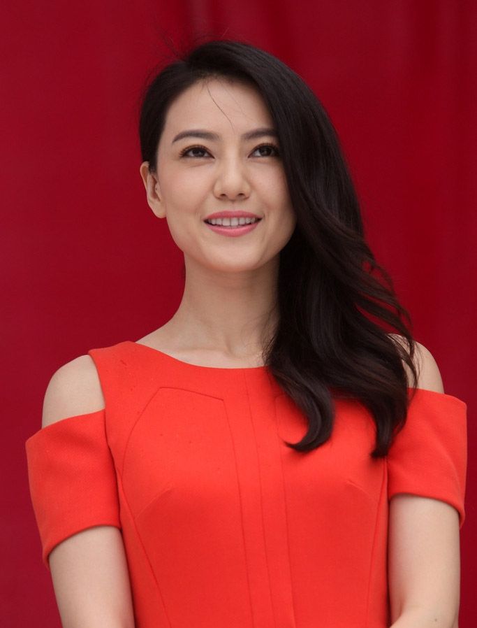 高圆圆优雅现身捞金 婚期将近喜笑颜开图片