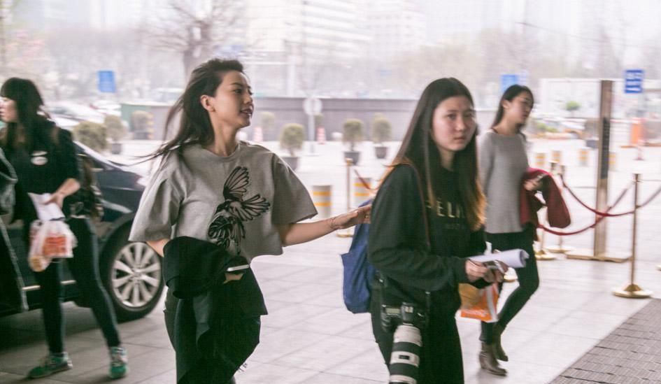 一生一世发布会 女神高圆圆清新亮相图片