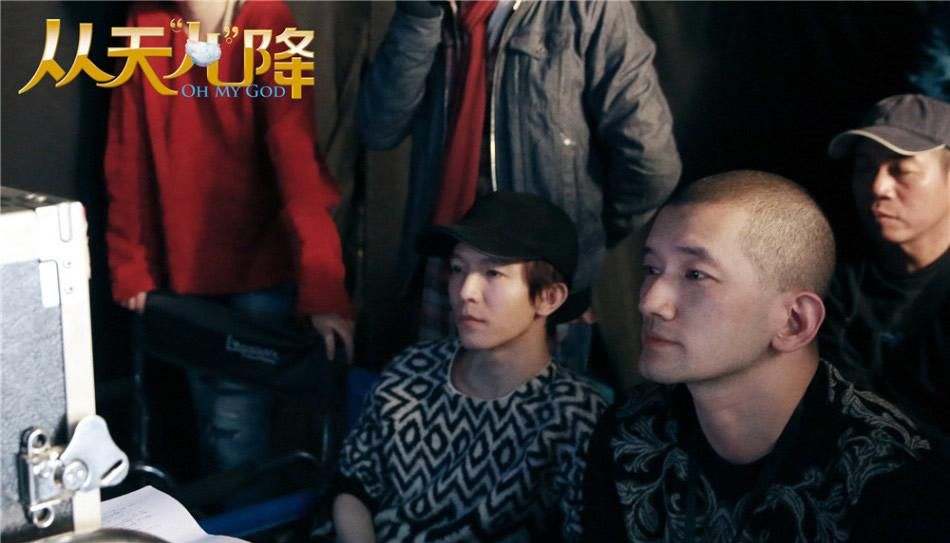 EXO张艺兴参演郭敬明电影《从天而降》杀青现场照图片
