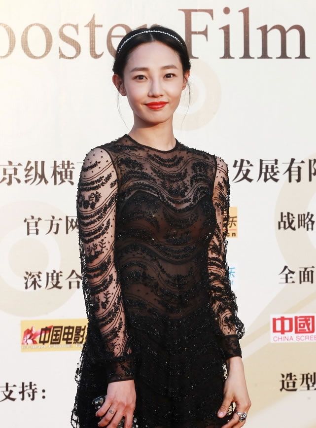 黄晓明Angelababy恋情告急 baby逛夜店示威图片