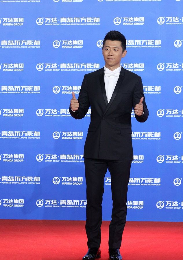 黄晓明Angelababy恋情告急 baby逛夜店示威图片