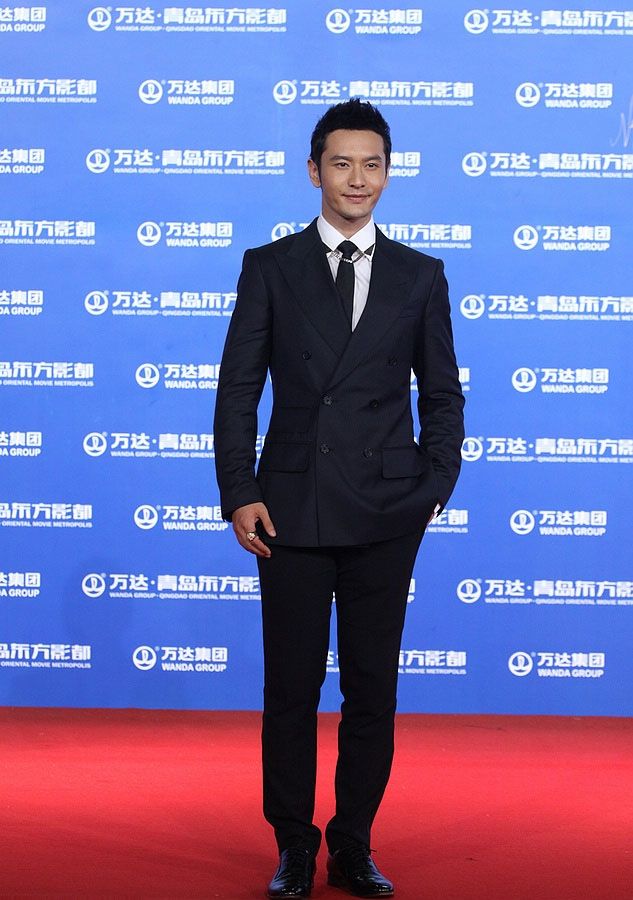 杨恭如黄晓明等俊男靓女助阵万达百米红毯图片