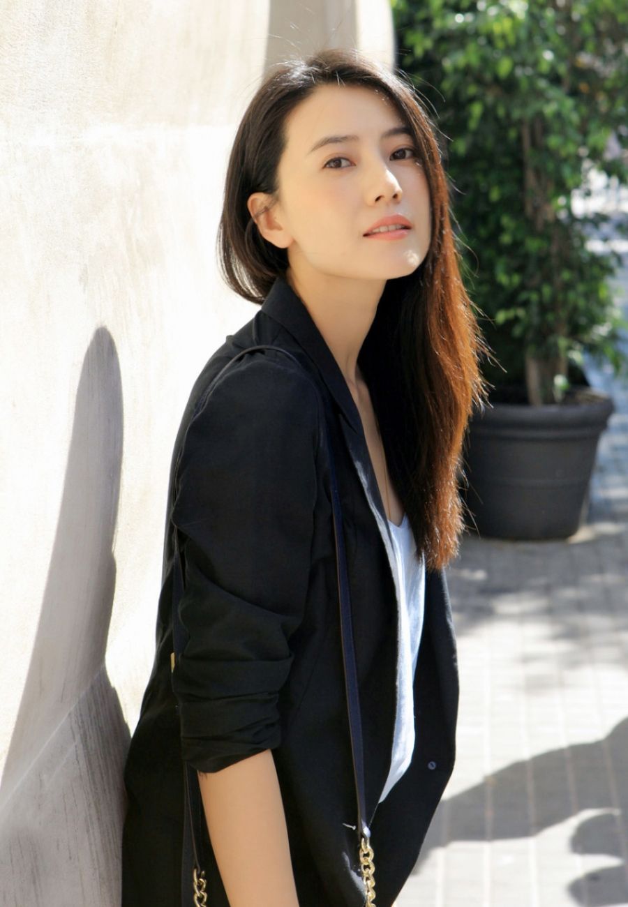 高圆圆时尚芭莎大片婉约迷人 气质演绎婀娜人妻图片